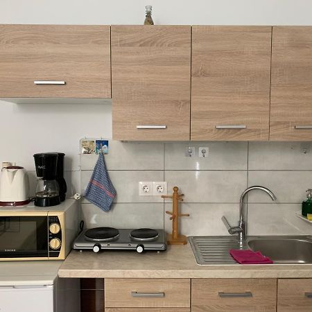 Holodek Apartments Ground & Semibasement Atena Exterior foto